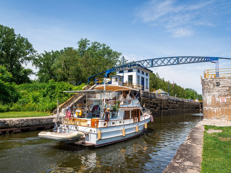 Erie Canal Lock E20 Yacht Entering MG 3137
